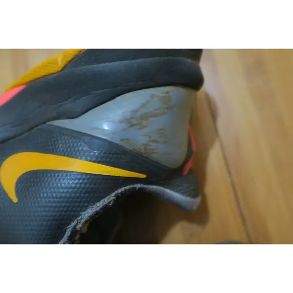 Nike Zoom Kobe Bryant Venomenon 4 'Bruce Lee' 635578-005 Men's 10 Beaters (Read)