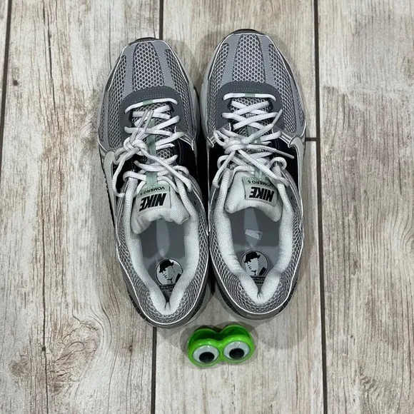 Nike Zoom Vomero 5 Cobblestone Light Bone Lifestyle