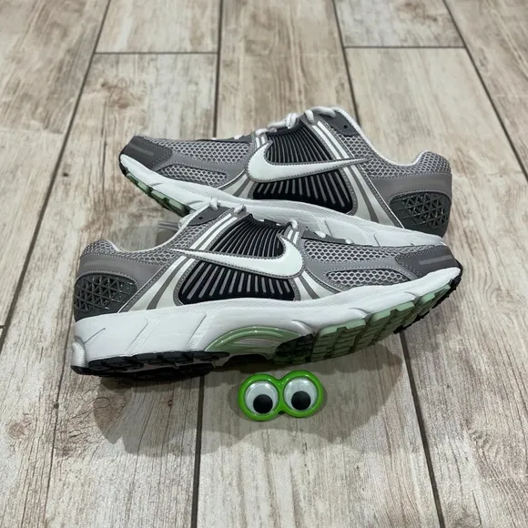 Nike Zoom Vomero 5 Cobblestone Light Bone Lifestyle