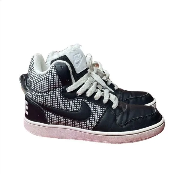 NIKE Court Borough Mid