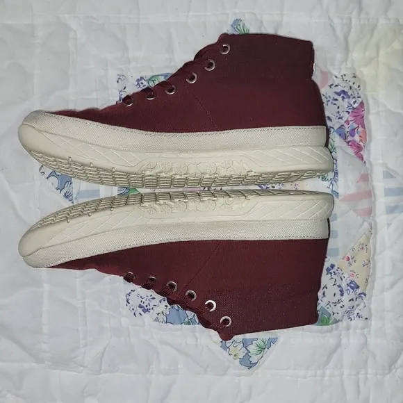 NOBULL Cabernet Canvas Mid Trainer Unisex Sneakers Size 7 Men's/8.5 Women's