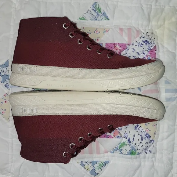 NOBULL Cabernet Canvas Mid Trainer Unisex Sneakers Size 7 Men's/8.5 Women's