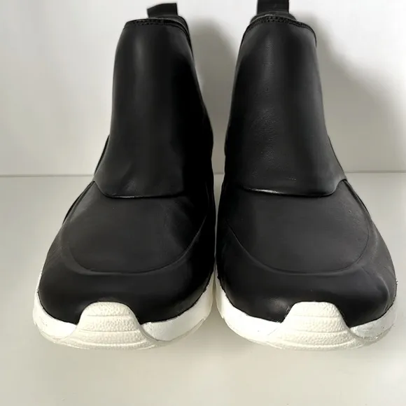 NWOB Nike Air Max Thea Mid Sz 9, Black
