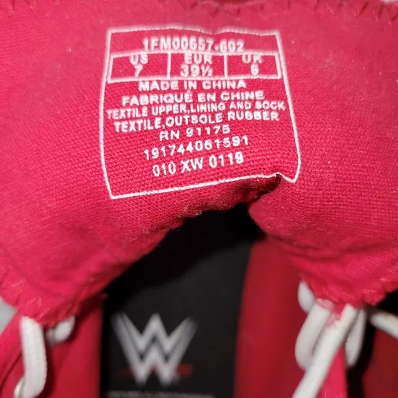 NWOT Chalk Line WWE Rare Shawn Michaels HBK  Red High Top Canvas Shoes Size 7