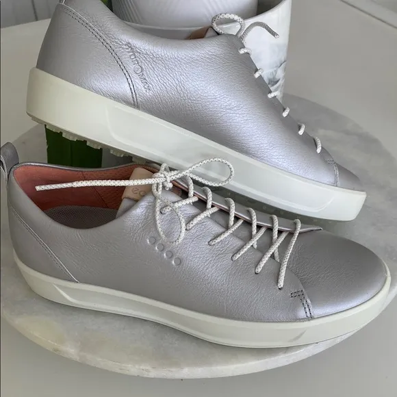 😍NWOT ECCO Soft Hydromax Silver Metallic Women's Golf ⛳️🏌️‍♀️Shoes - 8!