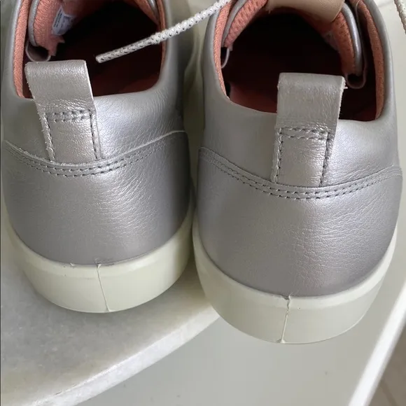 😍NWOT ECCO Soft Hydromax Silver Metallic Women's Golf ⛳️🏌️‍♀️Shoes - 8!