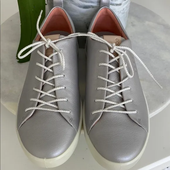 😍NWOT ECCO Soft Hydromax Silver Metallic Women's Golf ⛳️🏌️‍♀️Shoes - 8!