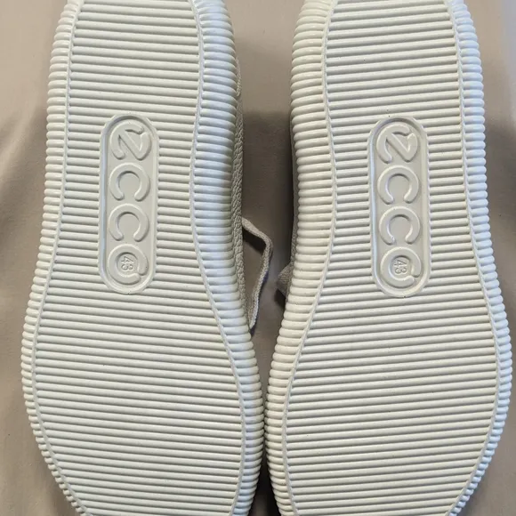 NWOT: Men's ECCO Soft Zero White Leather Sneakers- Size 43 (9-9.5)