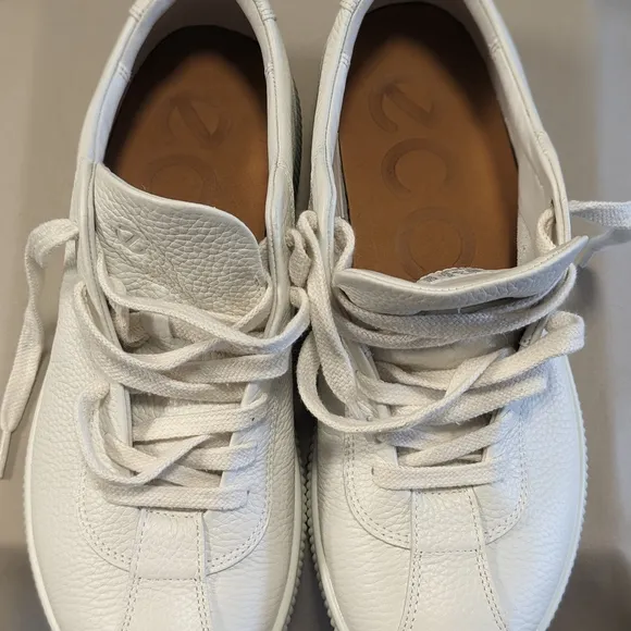 NWOT: Men's ECCO Soft Zero White Leather Sneakers- Size 43 (9-9.5)