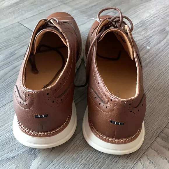 NWOT Nautica Men's Wingdeck Pebbled Oxford Shoes.