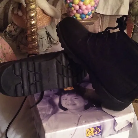 NWOT Vintage Leather Black Shoes