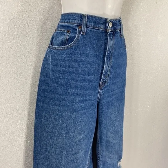 NWT Abercrombie &amp; Fitch A&amp;F 90s Straight Leg Ultra High Rise Ripped Jeans 30 10