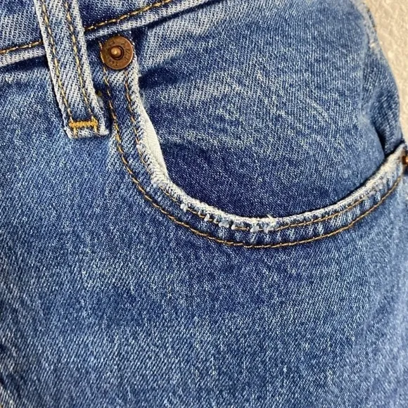 NWT Abercrombie &amp; Fitch A&amp;F 90s Straight Leg Ultra High Rise Ripped Jeans 30 10