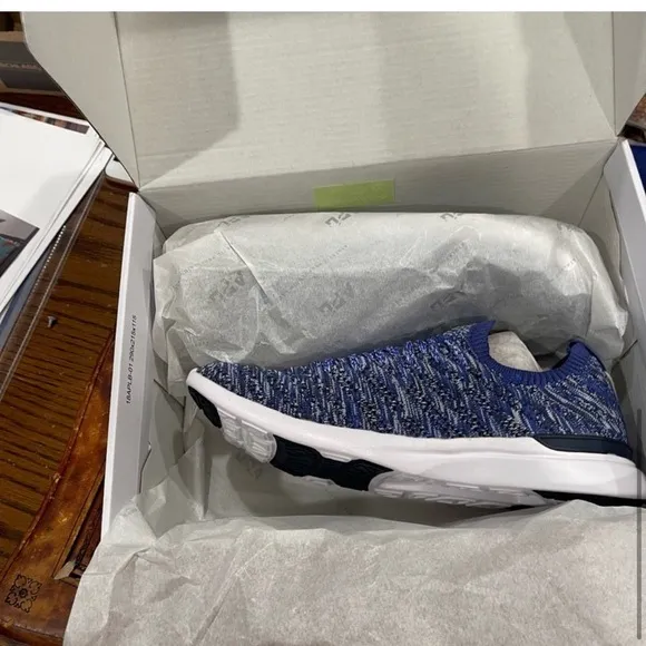 NWT APL Athletic Propulsion Labs Techloom Wave Blue Running Shoes brand new