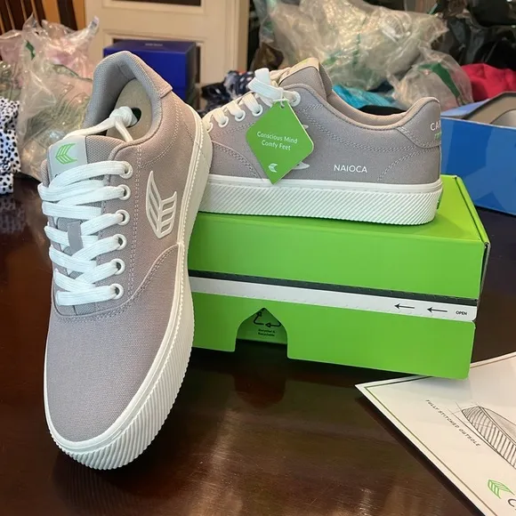 NWT Cariuma NAIOCA Light Grey Canvas off-white logo sneaker mens 8.5 women’s