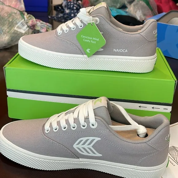 NWT Cariuma NAIOCA Light Grey Canvas off-white logo sneaker mens 8.5 women’s