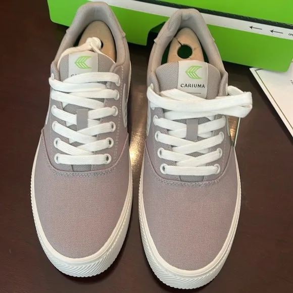 NWT Cariuma NAIOCA Light Grey Canvas off-white logo sneaker mens 8.5 women’s