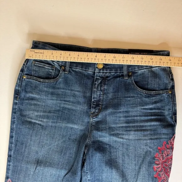 NWT Chico's So Slimming Girlfriend Ankle Jeans Sz 1.5 (US 10) Embroidered Boho