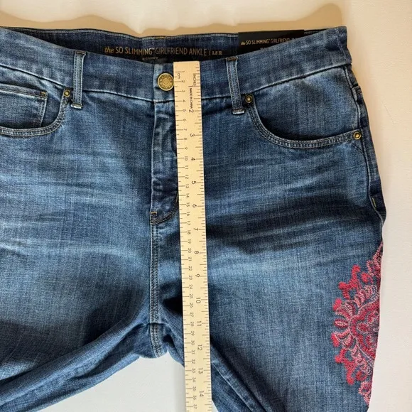 NWT Chico's So Slimming Girlfriend Ankle Jeans Sz 1.5 (US 10) Embroidered Boho