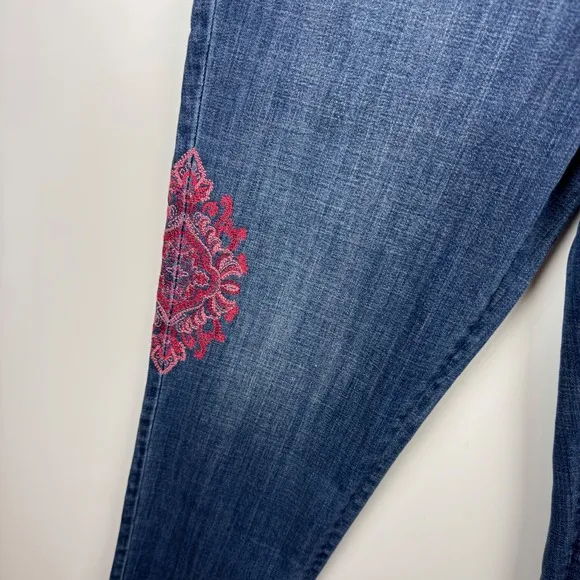 NWT Chico's So Slimming Girlfriend Ankle Jeans Sz 1.5 (US 10) Embroidered Boho