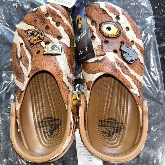 NWT Crocs Kids Size 4 Jurassic World Classic Clog - Bone Jurassic Park Dinosaurs