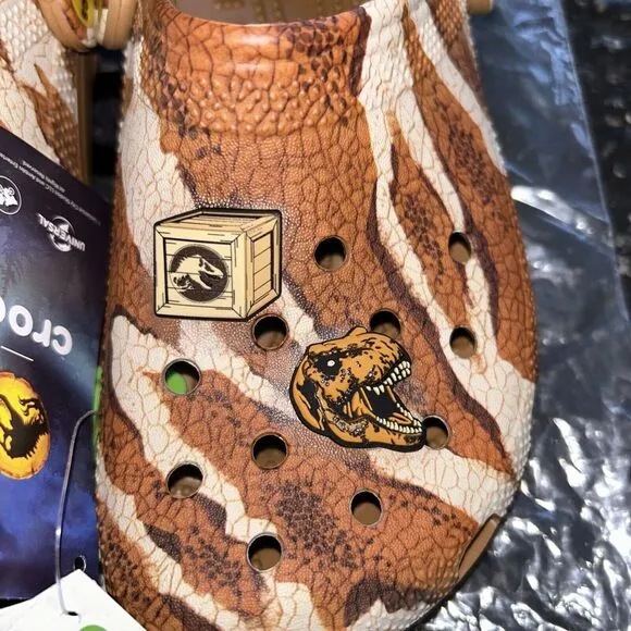 NWT Crocs Kids Size 4 Jurassic World Classic Clog - Bone Jurassic Park Dinosaurs