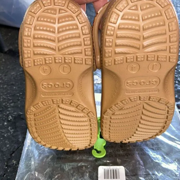 NWT Crocs Kids Size 4 Jurassic World Classic Clog - Bone Jurassic Park Dinosaurs