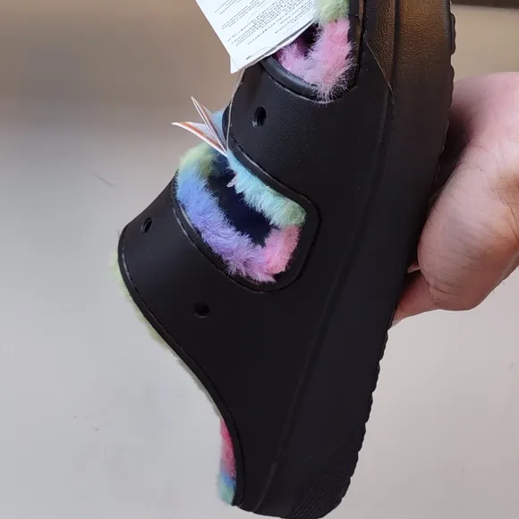 NWT Crocs M13 Classic Cozzzy Spray Dye Sandal Rainbow Faux Fur Lined Slide Shoes