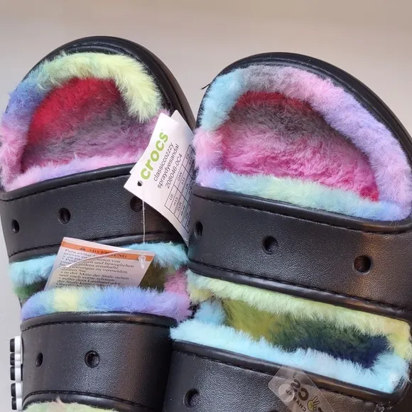 NWT Crocs M13 Classic Cozzzy Spray Dye Sandal Rainbow Faux Fur Lined Slide Shoes