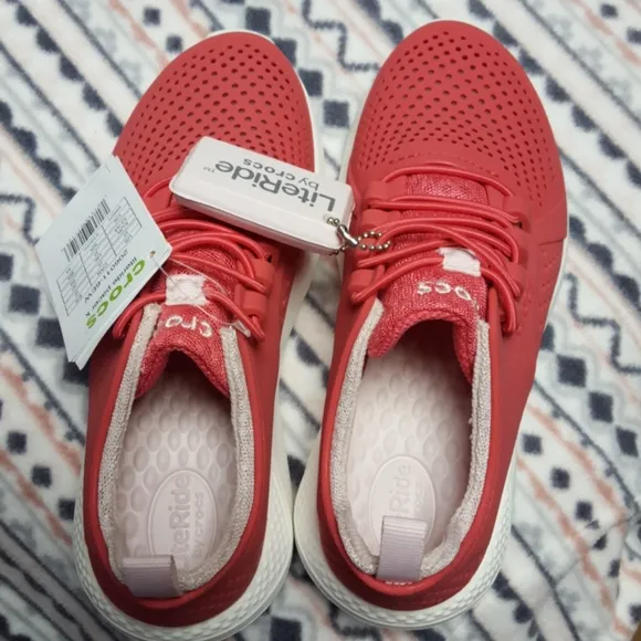 NWT Girls Crocs Literide red shoes juniors size 2