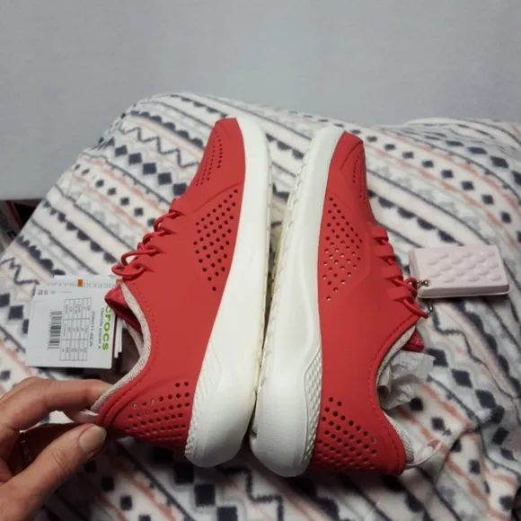 NWT Girls Crocs Literide red shoes juniors size 2