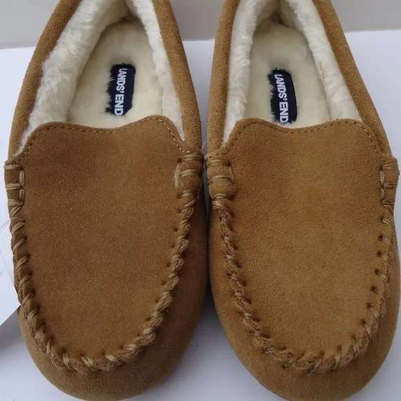 NWT. SIZE 2. LAND'S END suede leather moccasin slip-on shoes.