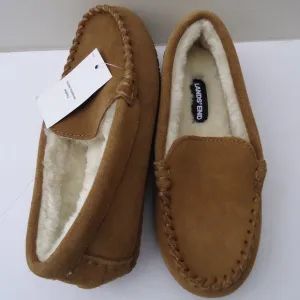NWT. SIZE 2. LAND'S END suede leather moccasin slip-on shoes.