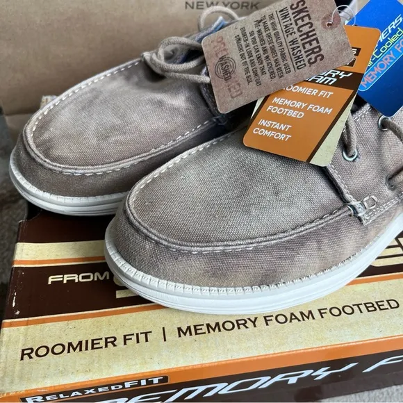 NWT Skechers Men's Size 8 Casual Boat Shoes Tie Topsider Shoes vintage washed