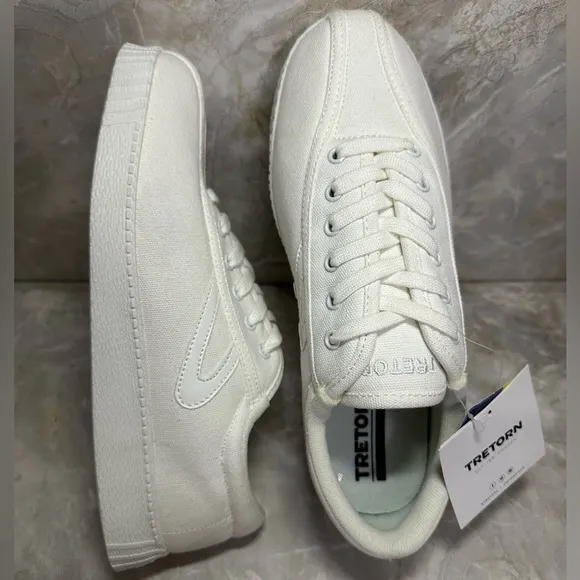 NWT - Tretorn Nylite Plus White Canvas Sneakers Size 8