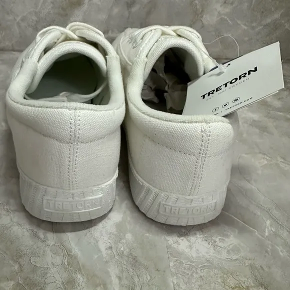 NWT - Tretorn Nylite Plus White Canvas Sneakers Size 8