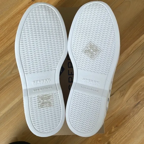 NWT white Sperry boat shoes