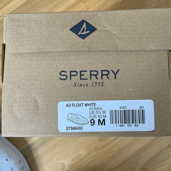 NWT white Sperry boat shoes