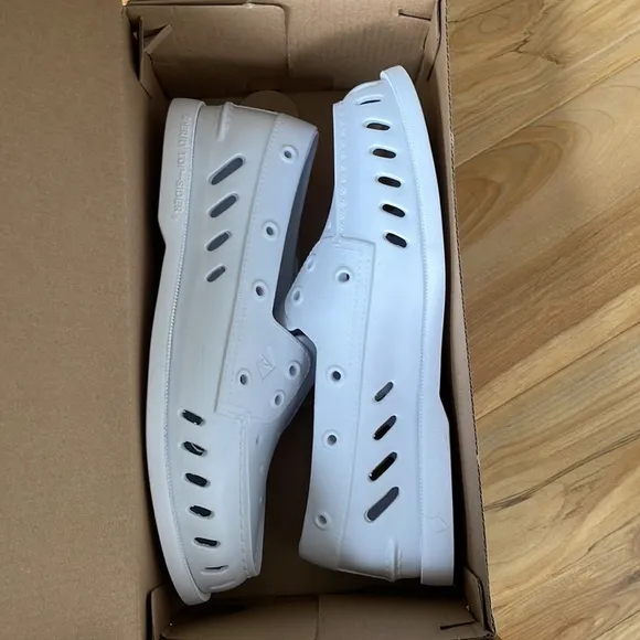 NWT white Sperry boat shoes