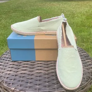 NWT/NIB Vionic Women's Laguna Espadrille in Frosty Spruce Canvas Shoes (Size 8)