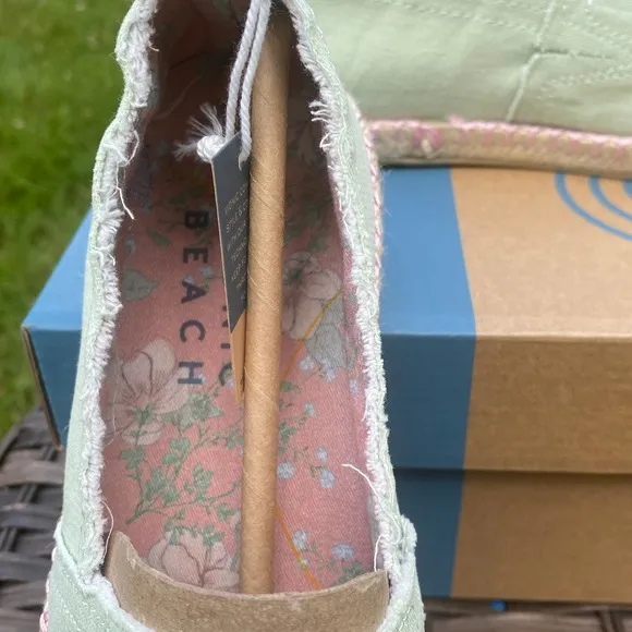 NWT/NIB Vionic Women's Laguna Espadrille in Frosty Spruce Canvas Shoes (Size 8)