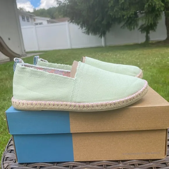 NWT/NIB Vionic Women's Laguna Espadrille in Frosty Spruce Canvas Shoes (Size 8)