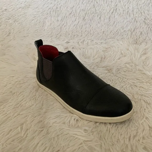 Olukai Black Leather Sneaker