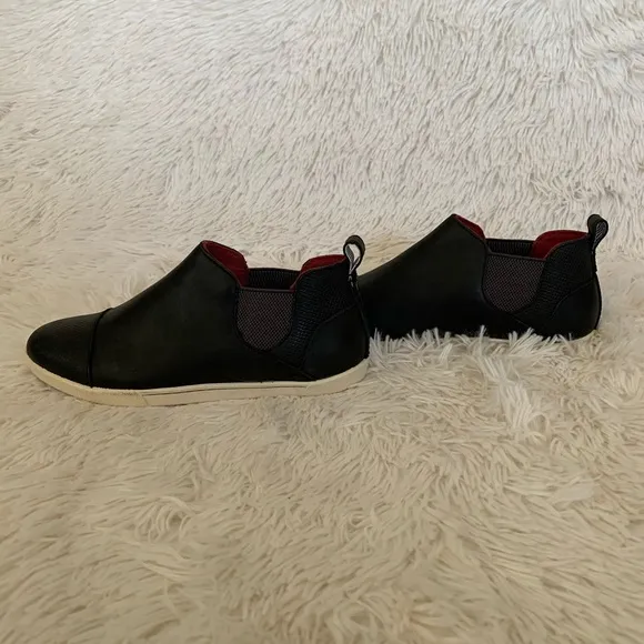 Olukai Black Leather Sneaker