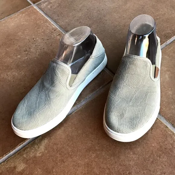 Olukai Sage Color Snakeskin Embossed Soft Leather Loafers Sneakers size 8
