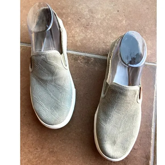 Olukai Sage Color Snakeskin Embossed Soft Leather Loafers Sneakers size 8