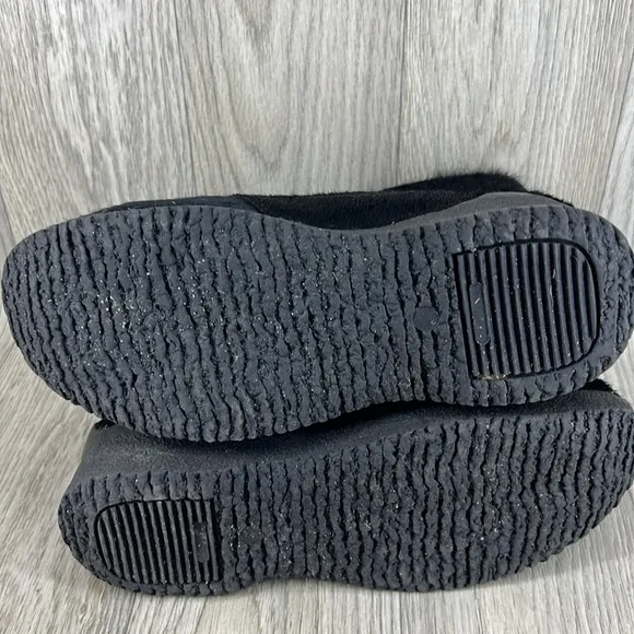 Pajar black shearling boots with cow fur top