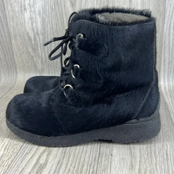 Pajar black shearling boots with cow fur top