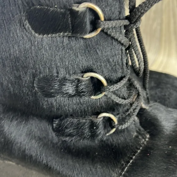 Pajar black shearling boots with cow fur top