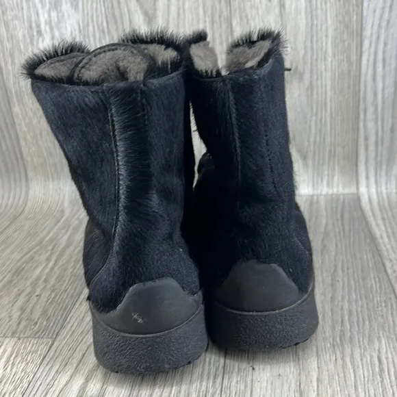 Pajar black shearling boots with cow fur top